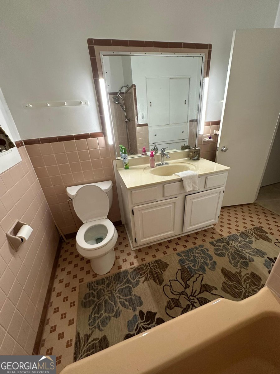514 Farris Boulevard Manchester - 18