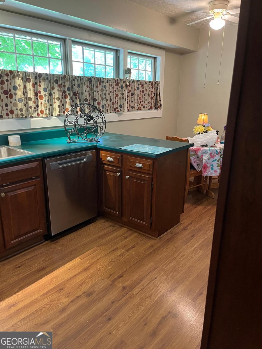 514 Farris Boulevard Manchester - 5