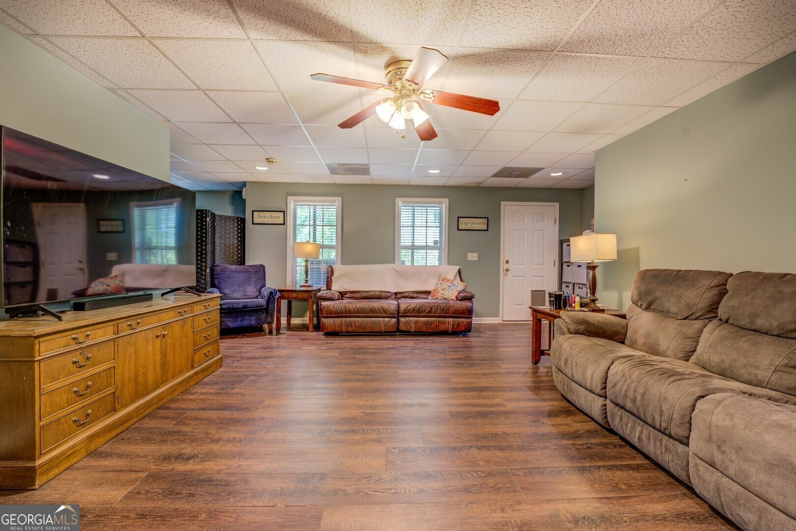 637 Lakeview Drive Newborn - 55