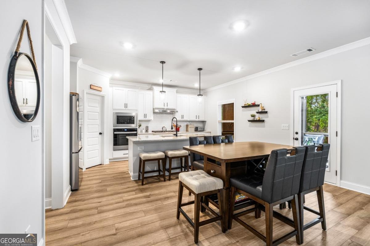 6129 Black Pear Lane Gainesville - 22