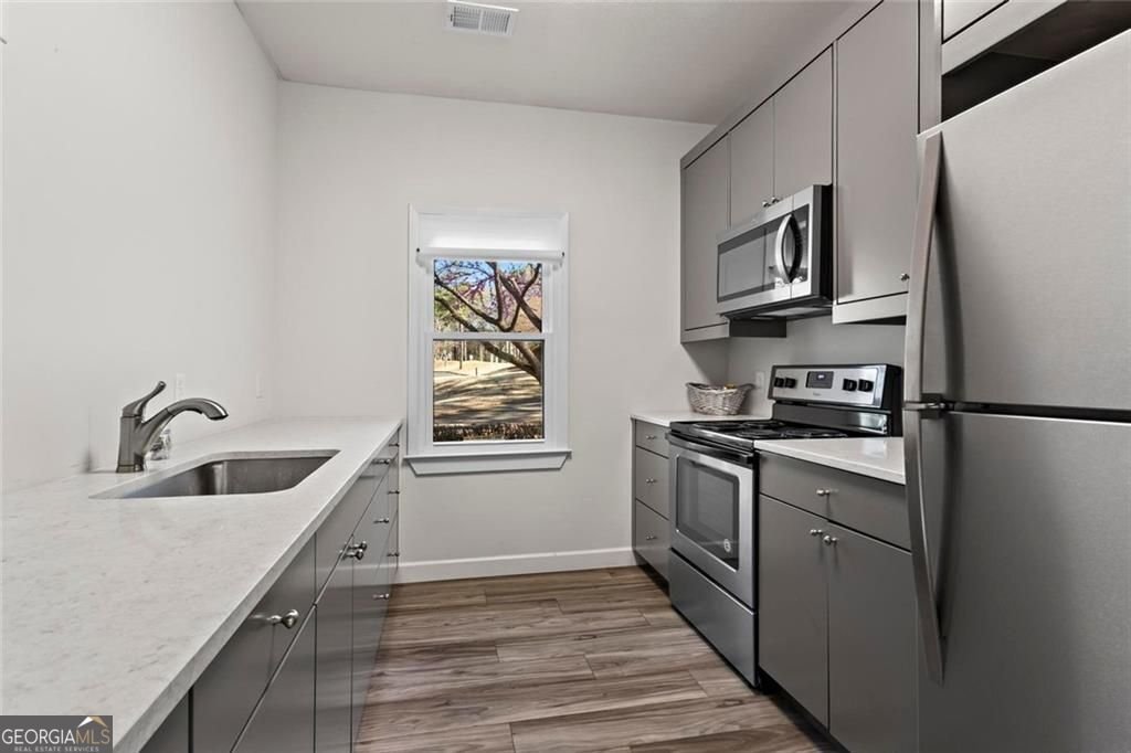 1214 Highland Bluff Dr. SE Drive Atlanta - 31