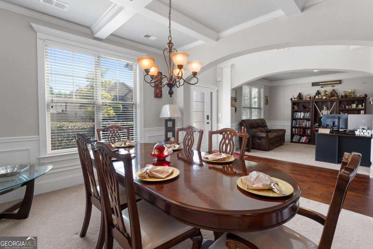 3227 HOLLOWSTONE Drive Loganville - 1