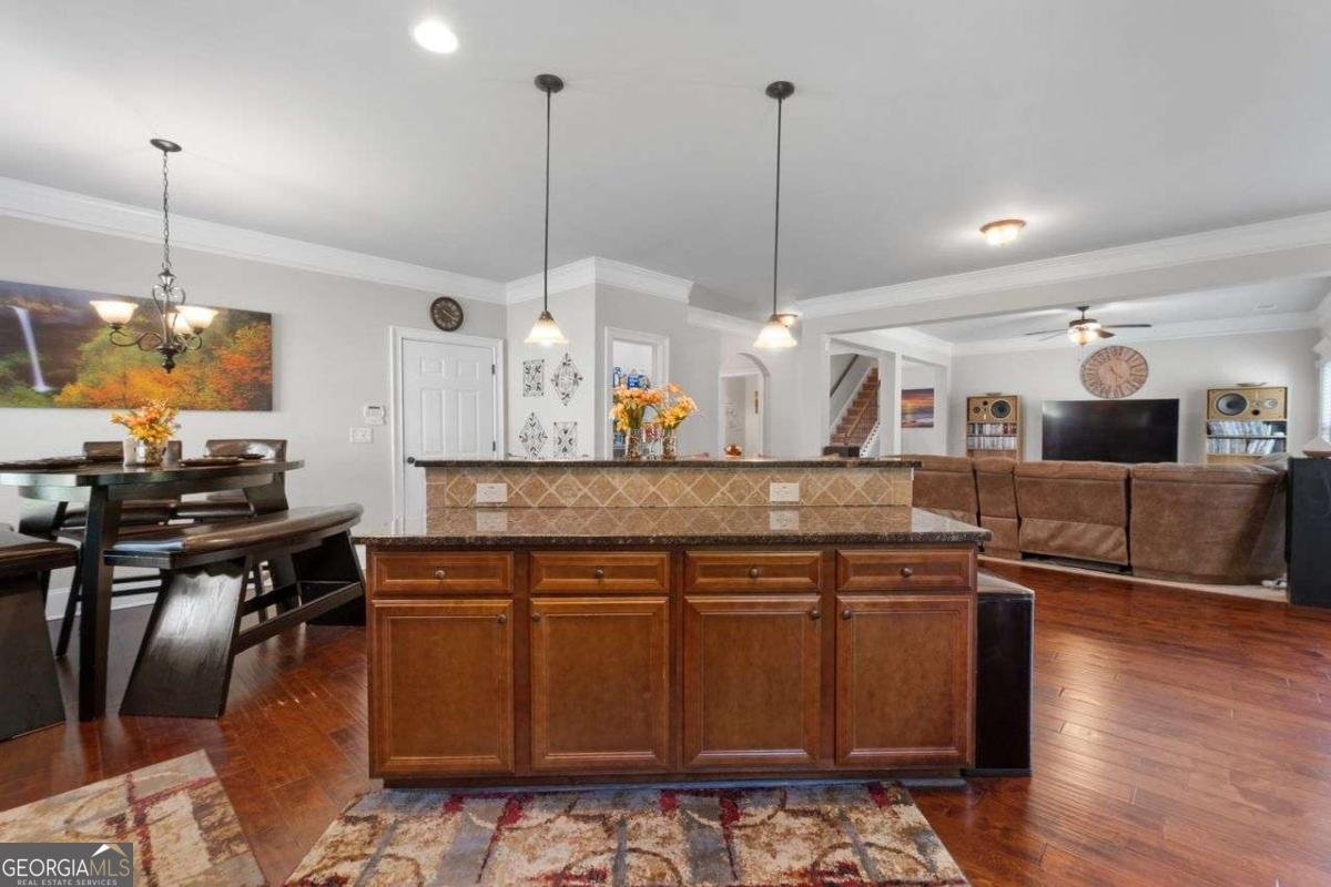 3227 HOLLOWSTONE Drive Loganville - 13