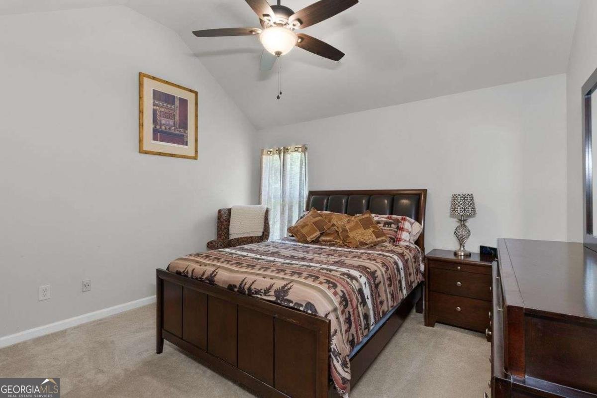 3227 HOLLOWSTONE Drive Loganville - 22