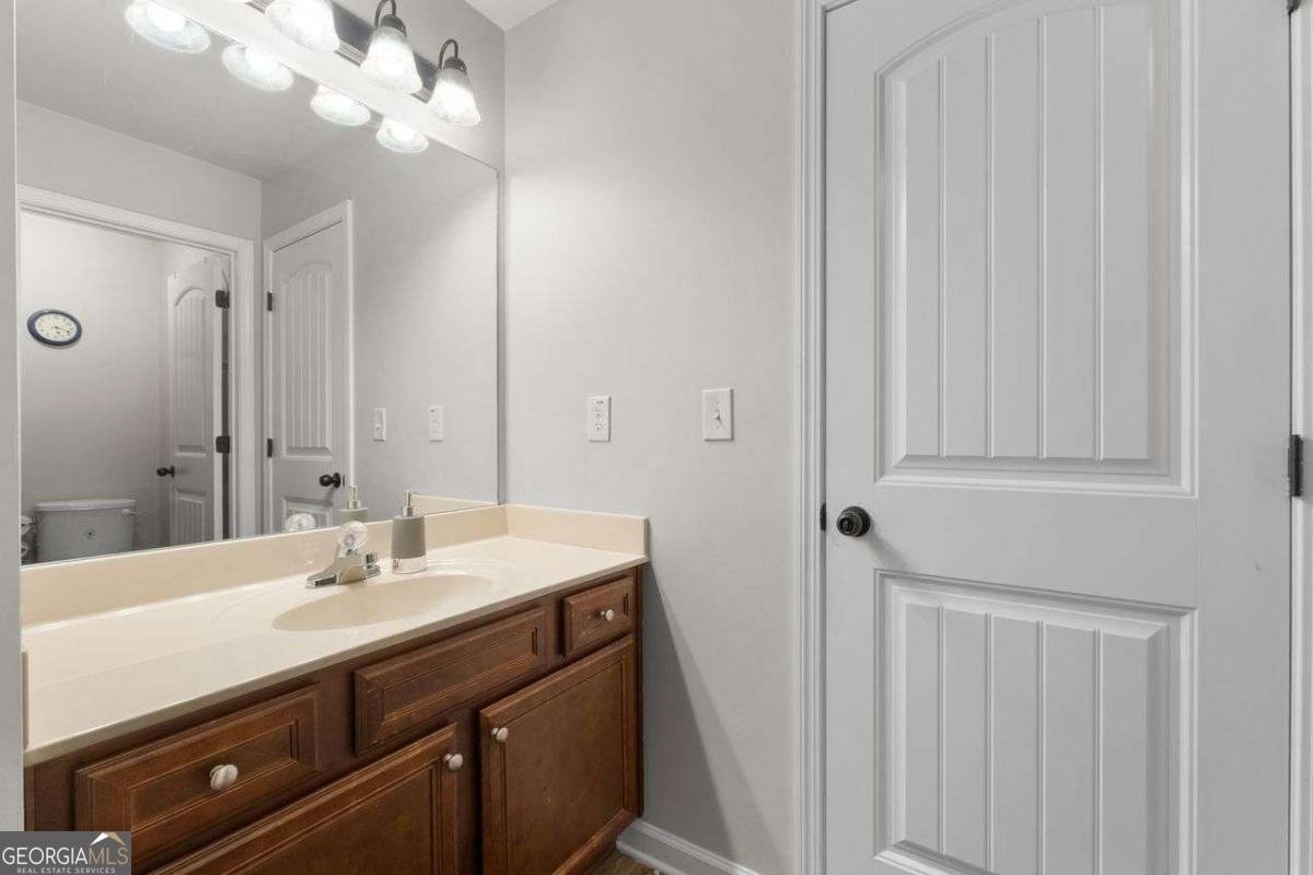 3227 HOLLOWSTONE Drive Loganville - 25