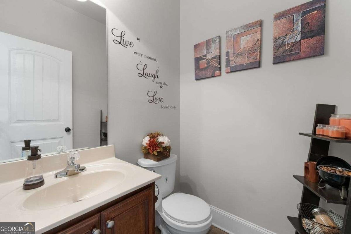3227 HOLLOWSTONE Drive Loganville - 3
