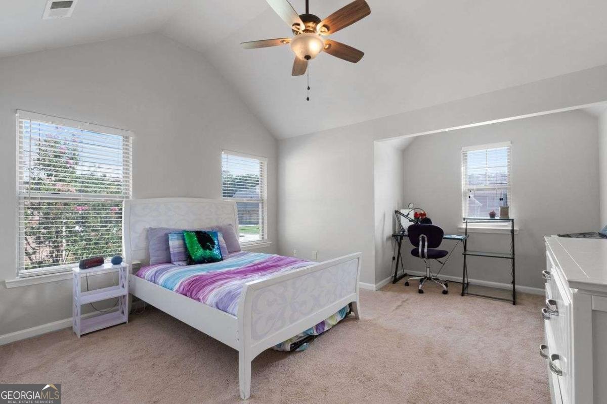 3227 HOLLOWSTONE Drive Loganville - 35