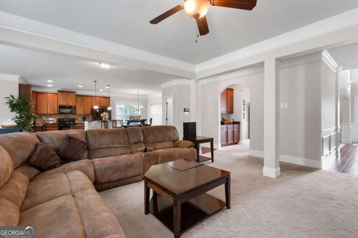 3227 HOLLOWSTONE Drive Loganville - 9