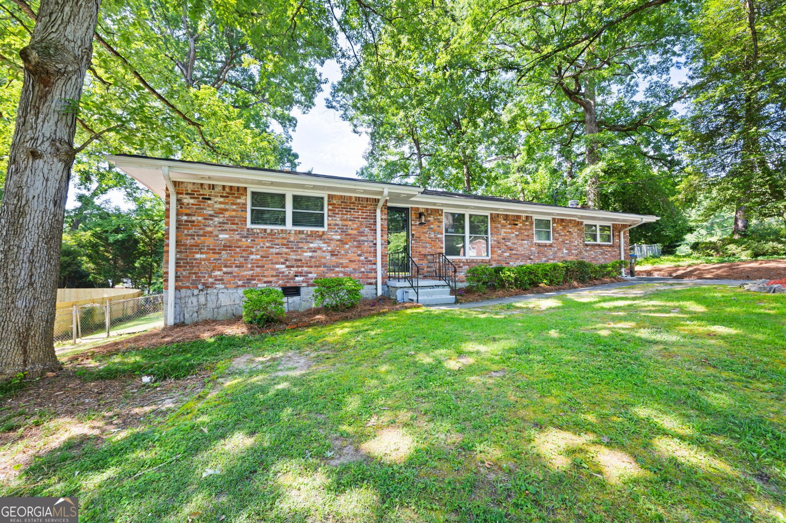 2563 Dering Court Atlanta - 2