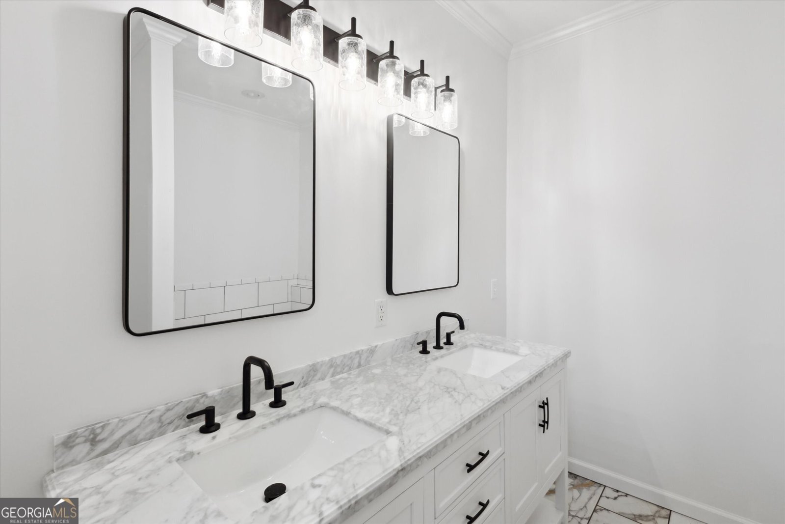 5426 WOODHAVEN Road Eastman - 11