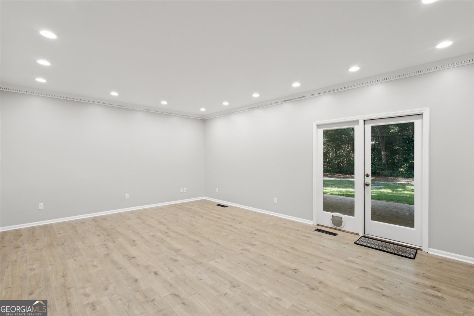 5426 WOODHAVEN Road Eastman - 24