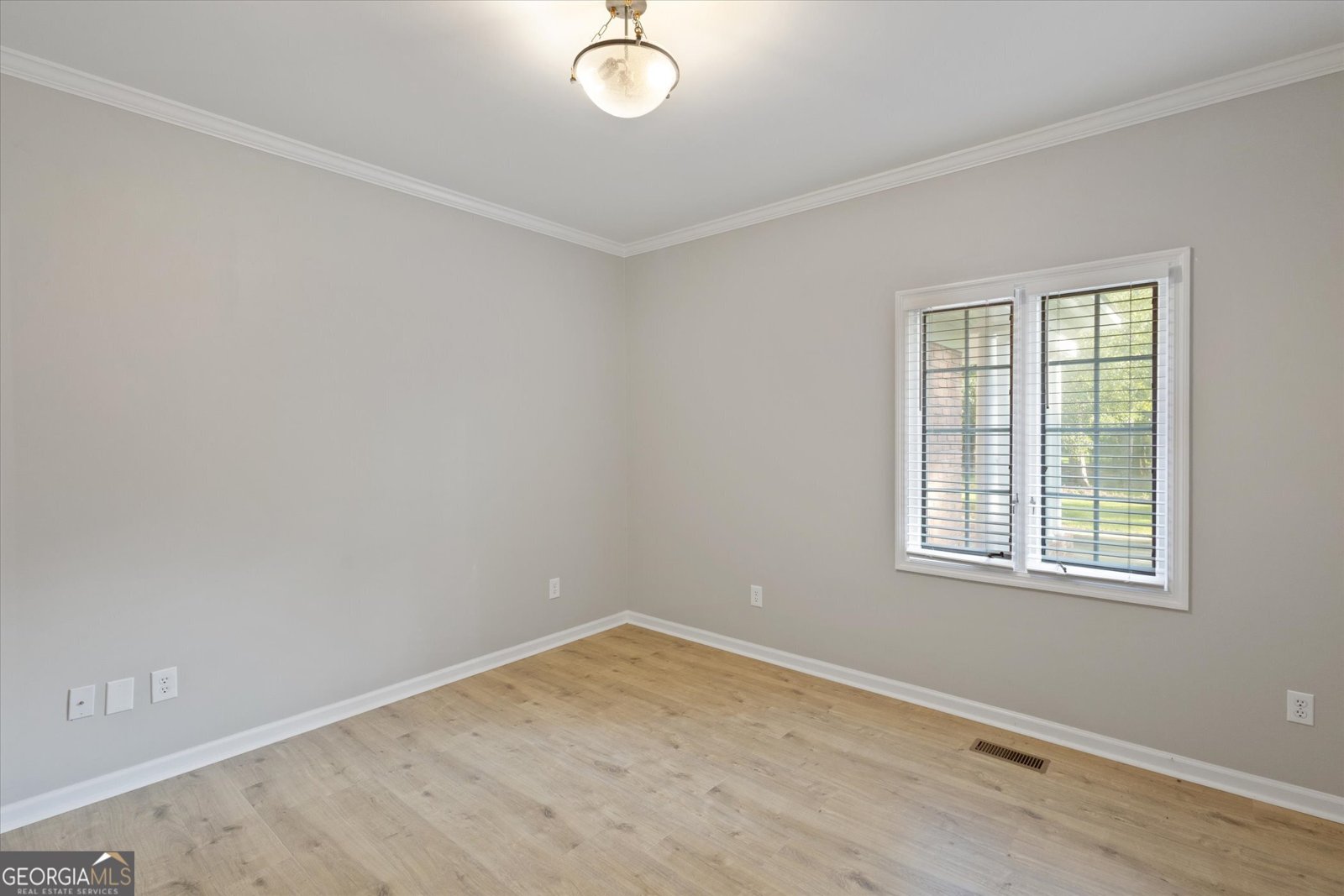 5426 WOODHAVEN Road Eastman - 31