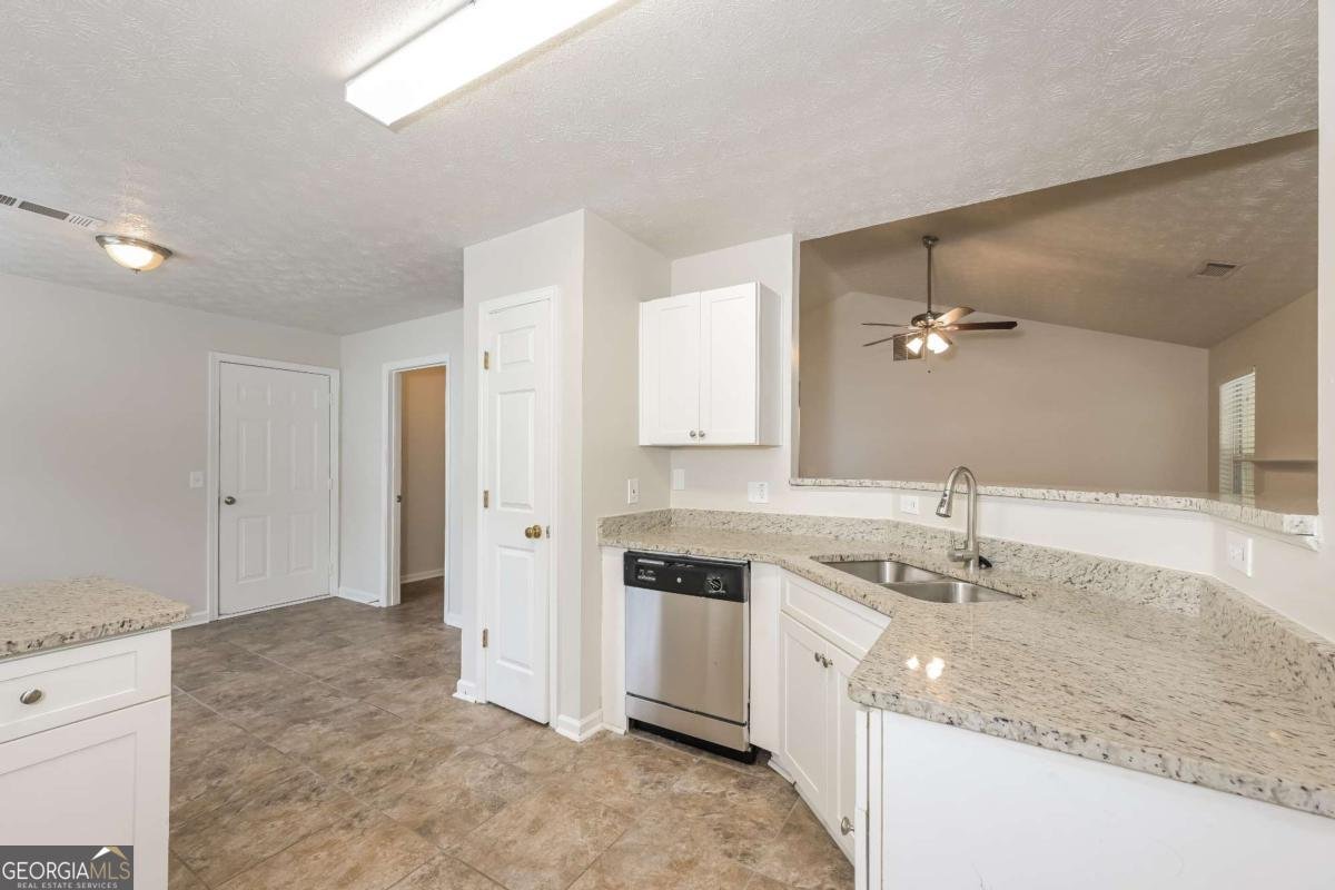 3571 Coveside Court Loganville - 6