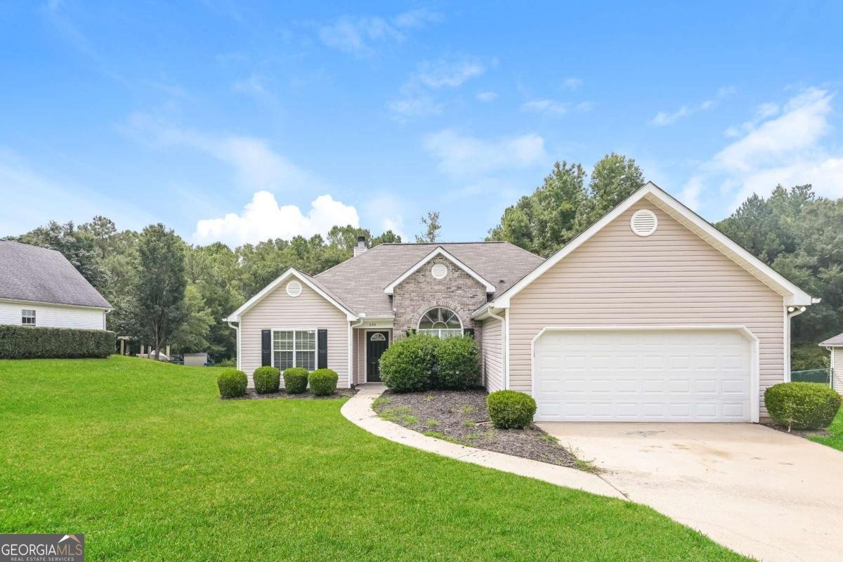 640 Magnolia Drive Loganville - 1
