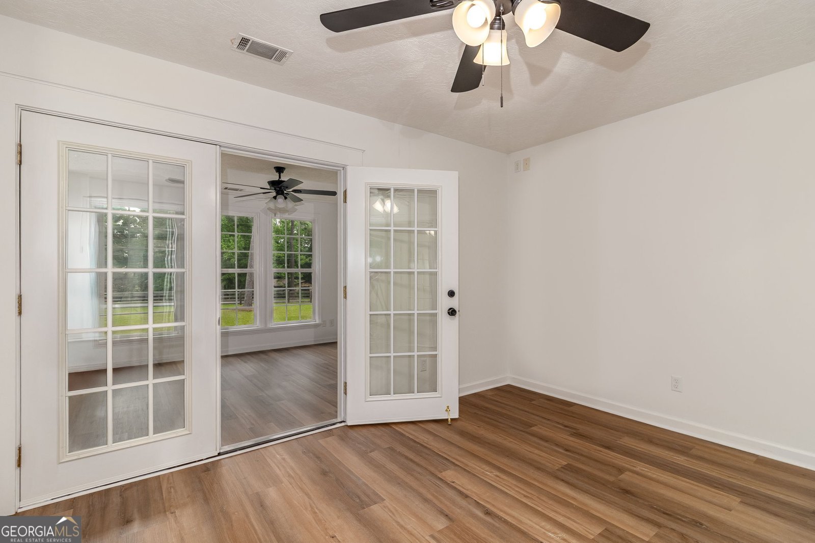 563 Lakewood Drive Thomson - 37