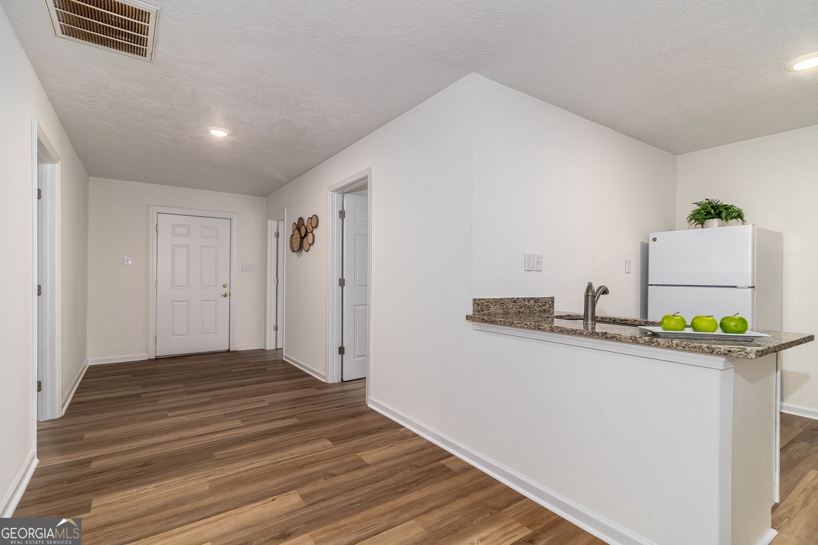 563 Lakewood Drive Thomson - 67