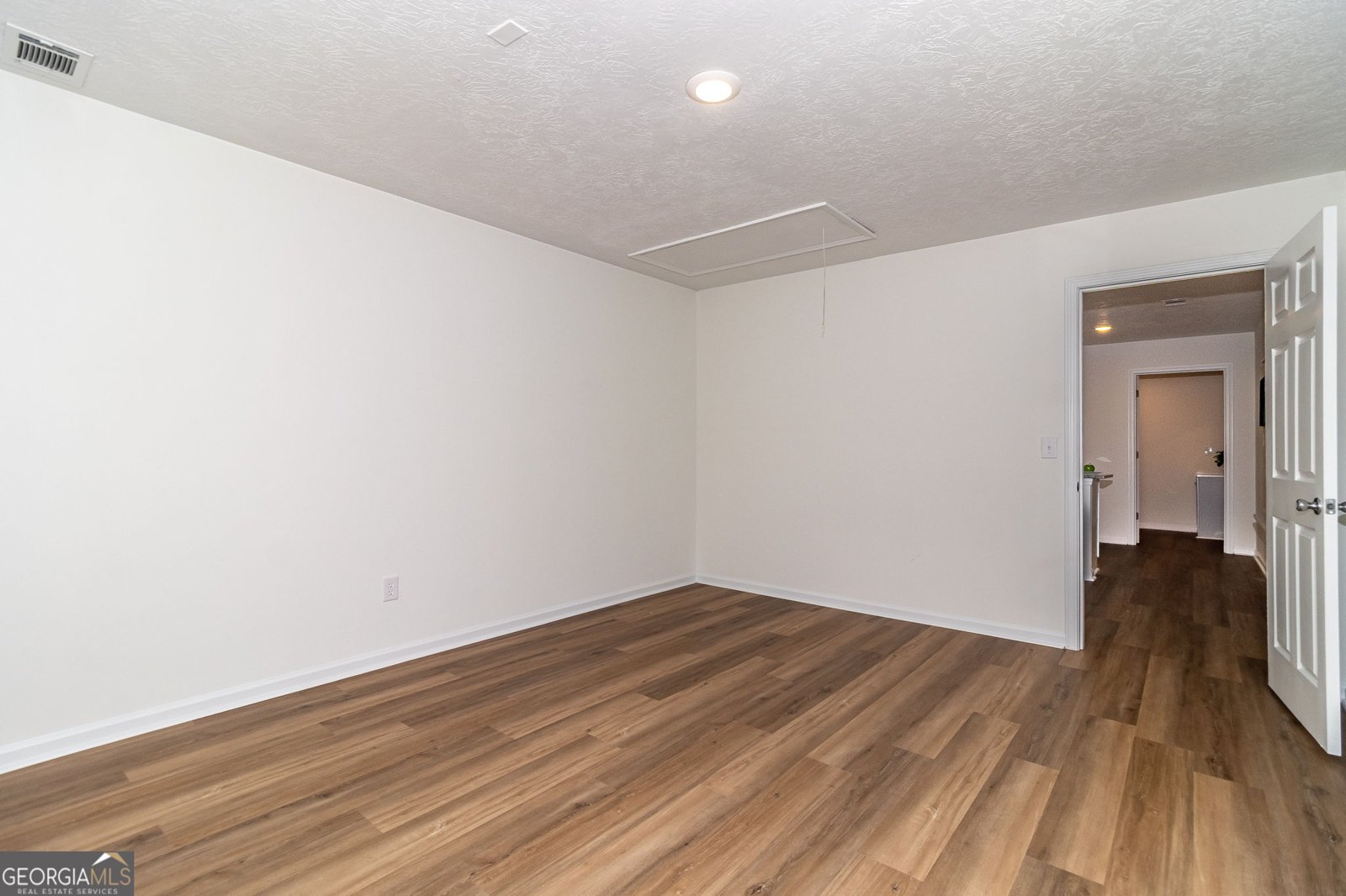 563 Lakewood Drive Thomson - 75