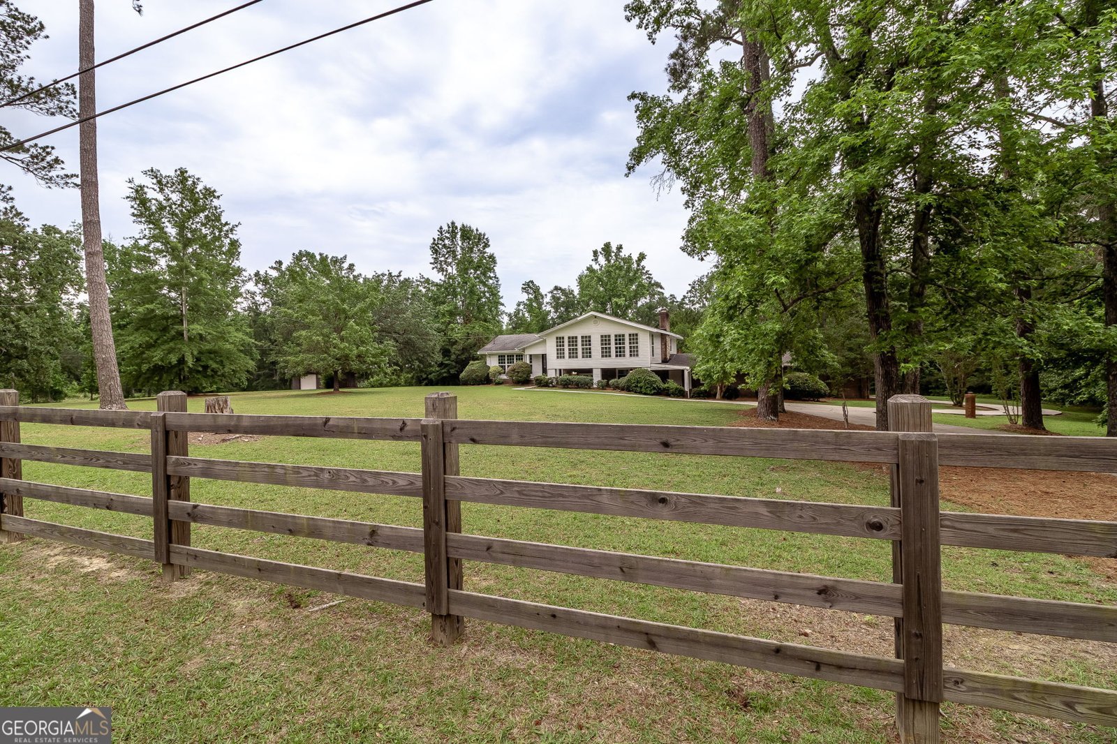 563 Lakewood Drive Thomson - 98