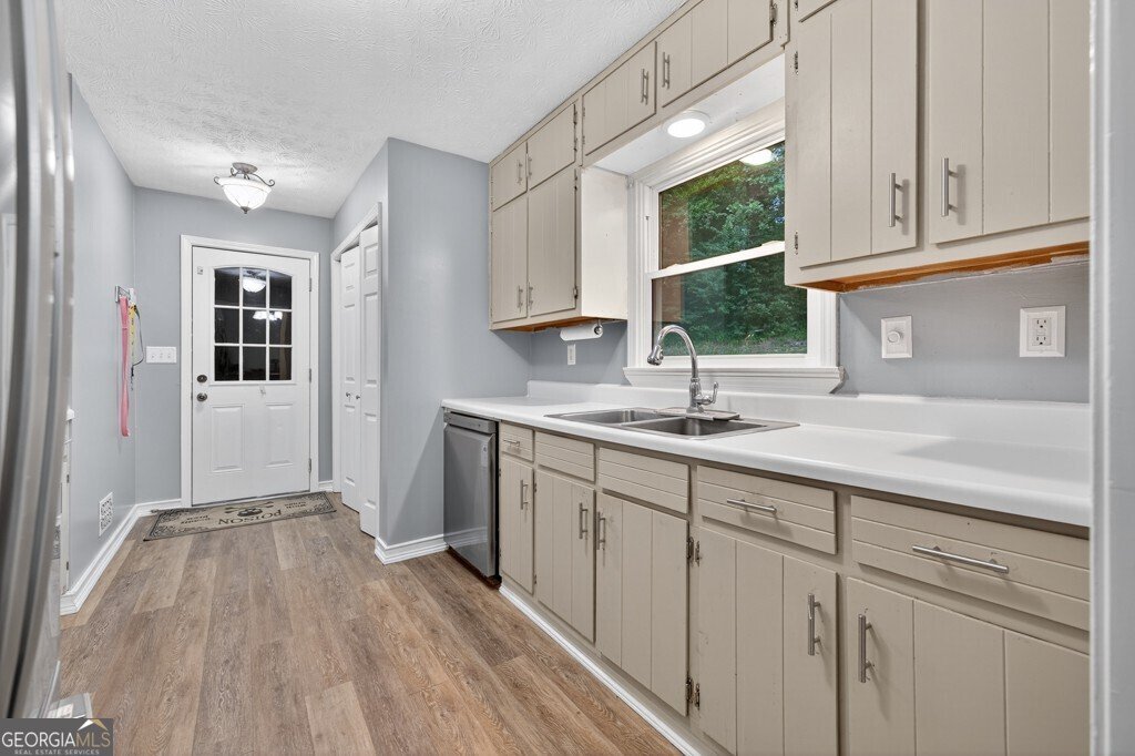 382 Quail Hollow Drive Lawrenceville - 12