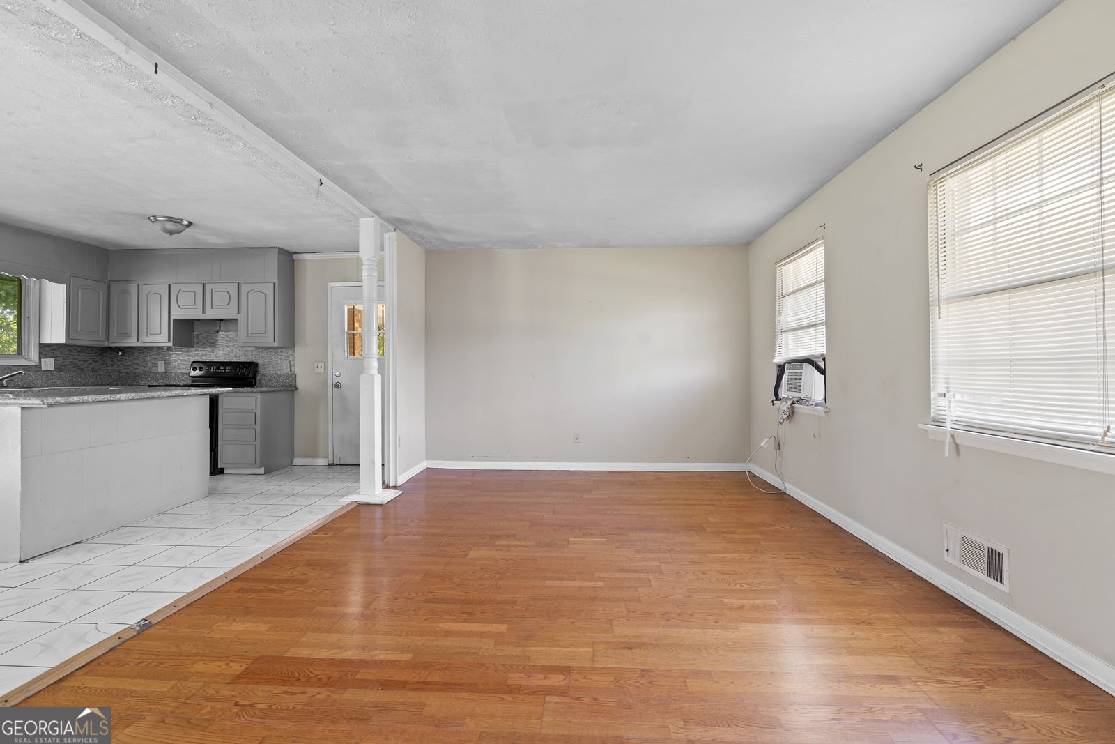 462 Paul Street Riverdale - 4