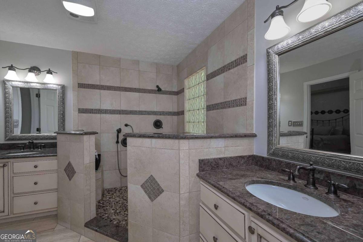 5885 West Chapel Hill Road Douglasville - 13