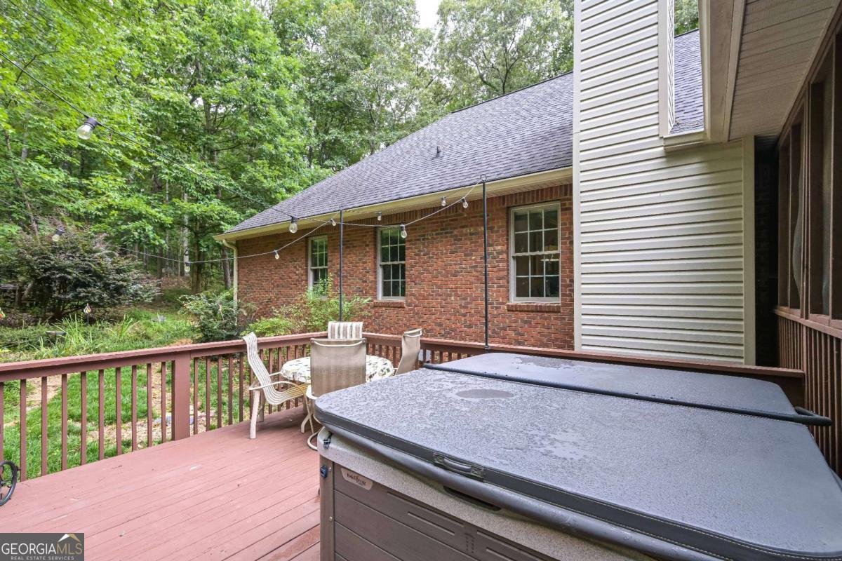 5885 West Chapel Hill Road Douglasville - 25