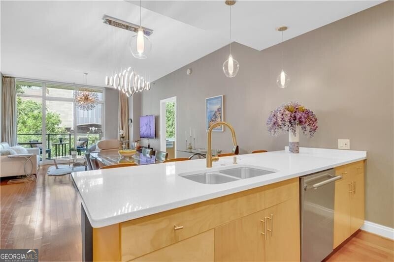 905 Juniper Street Atlanta - 9