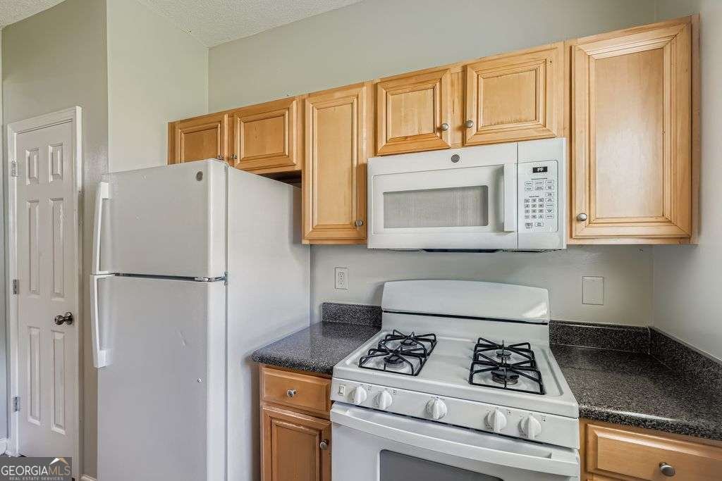 6530 Grey Fox Way Riverdale - 12
