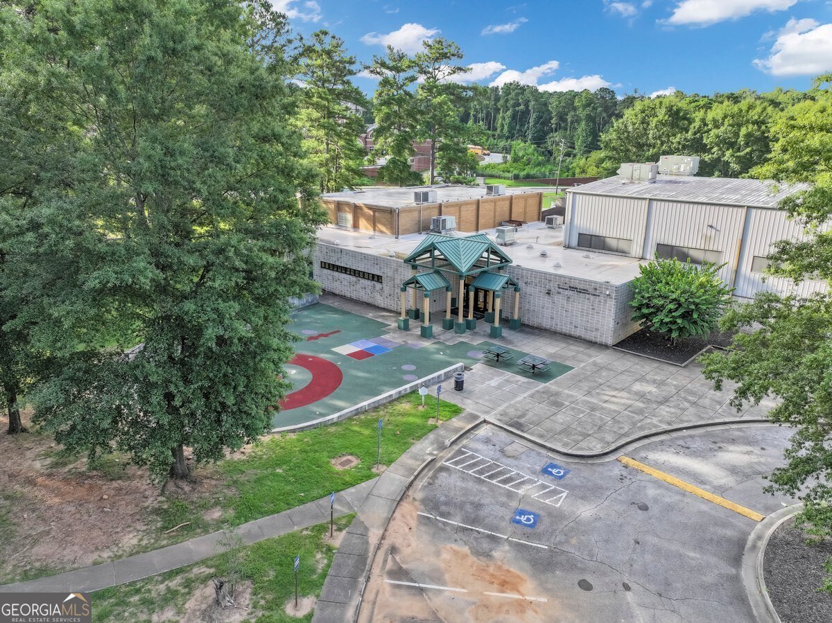 3042 Cottonwood Drive Atlanta - 25