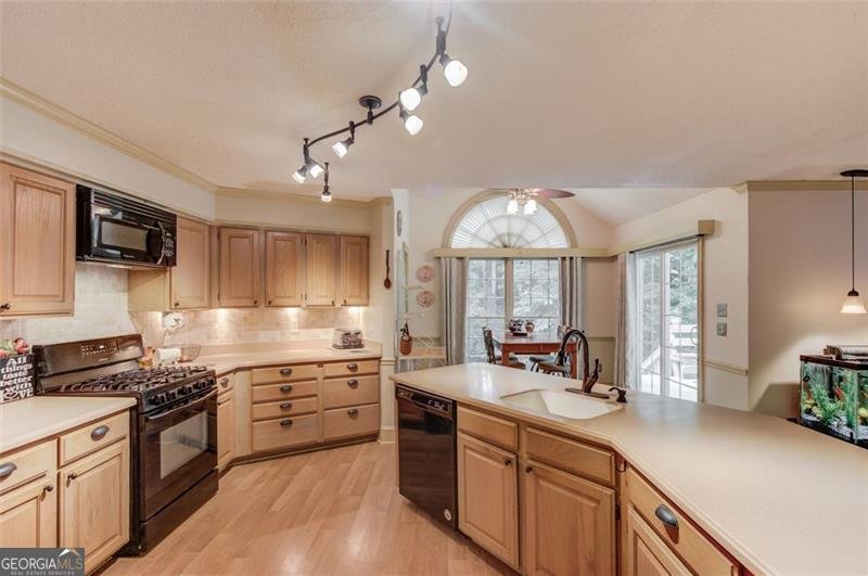 4840 PARKVIEW MINE Sugar Hill - 19