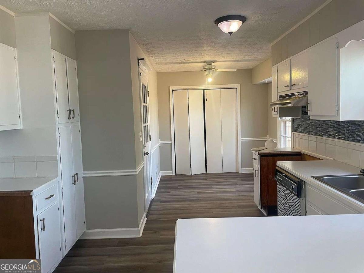 86 Earle Court Lawrenceville - 10