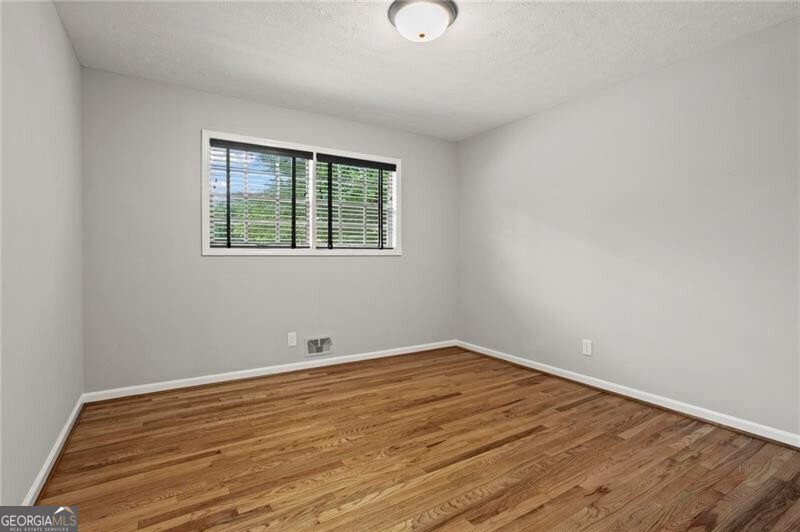 110 Suburban Drive Kennesaw - 24