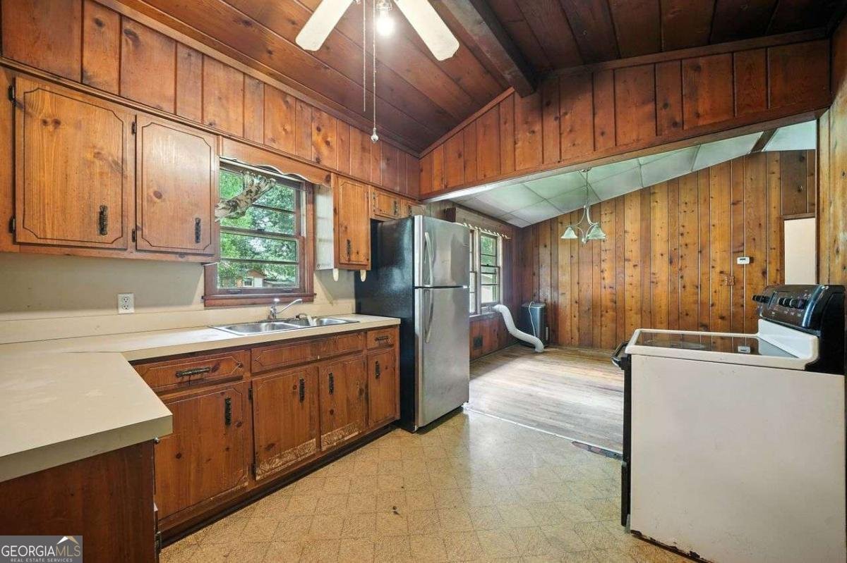 7099 LAKEVIEW Lane Atlanta - 16