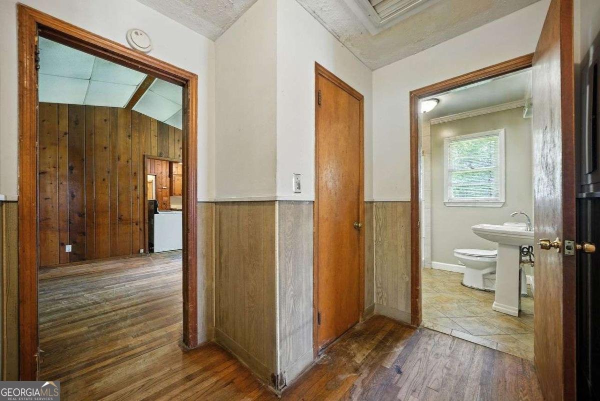 7099 LAKEVIEW Lane Atlanta - 19