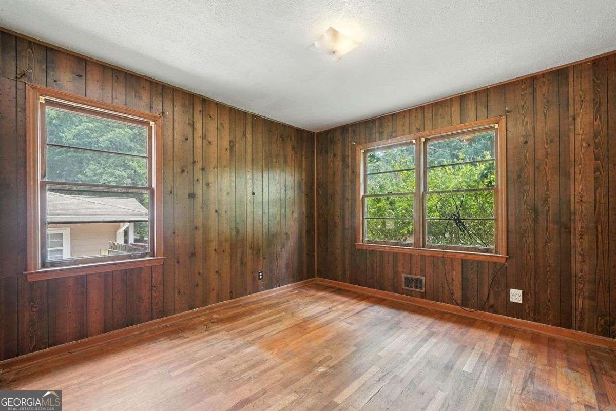 7099 LAKEVIEW Lane Atlanta - 21