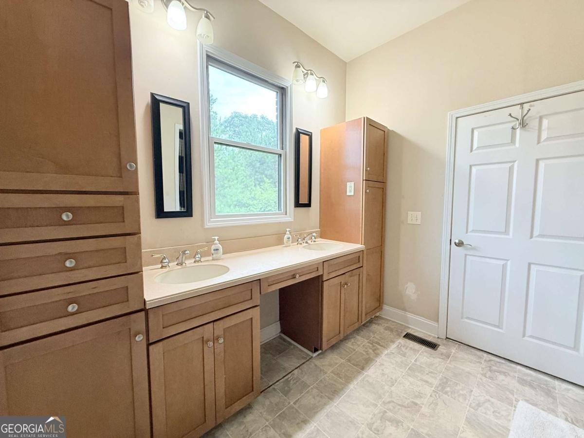 2415 Elko Road Elko - 21