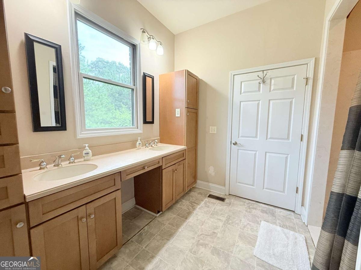 2415 Elko Road Elko - 22