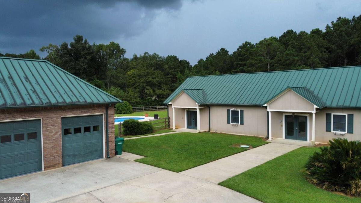 2415 Elko Road Elko - 62