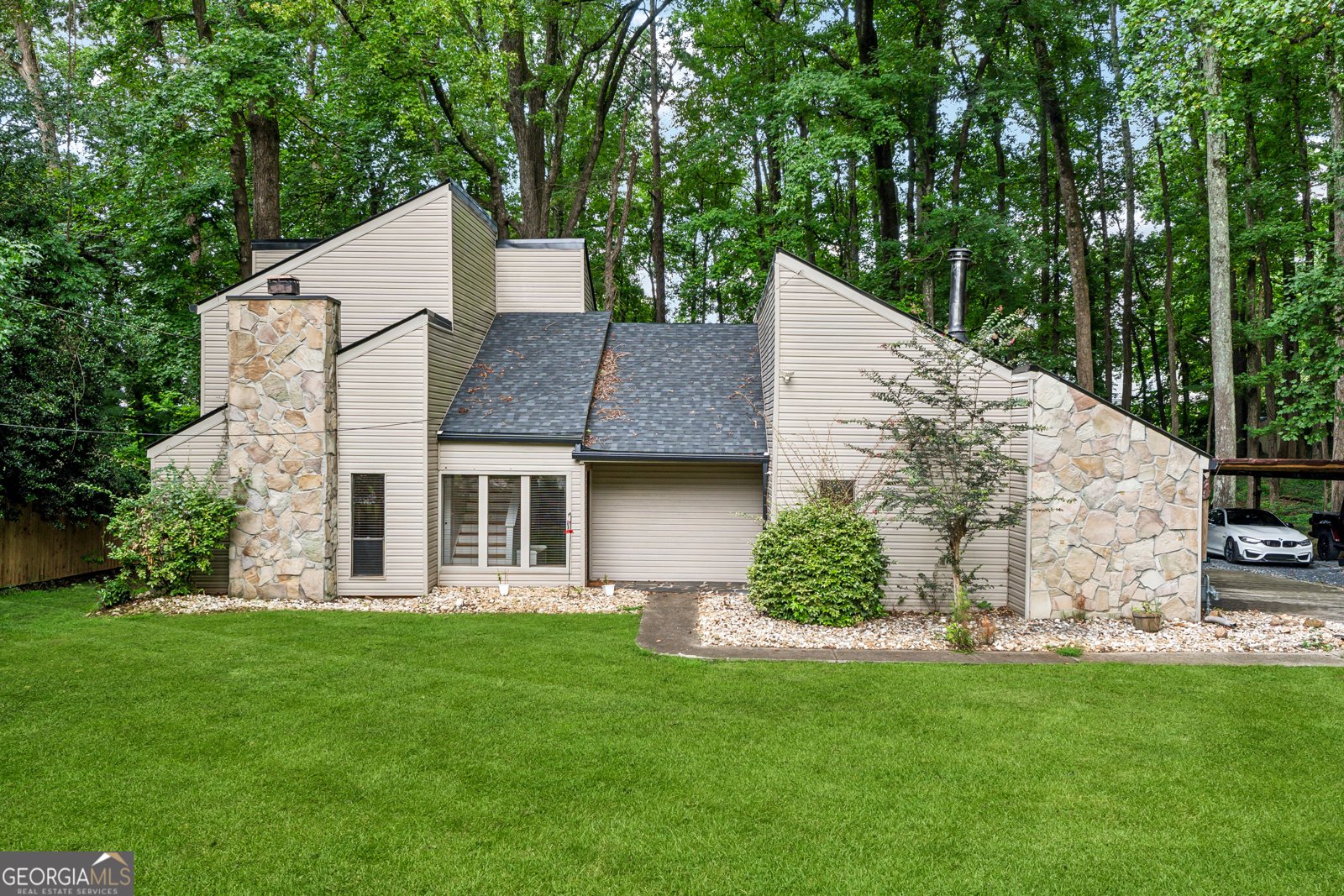 345 VINEYARD Drive Marietta - 1