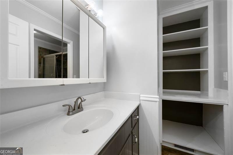 5038 DANIELL MILL Road Winston - 19