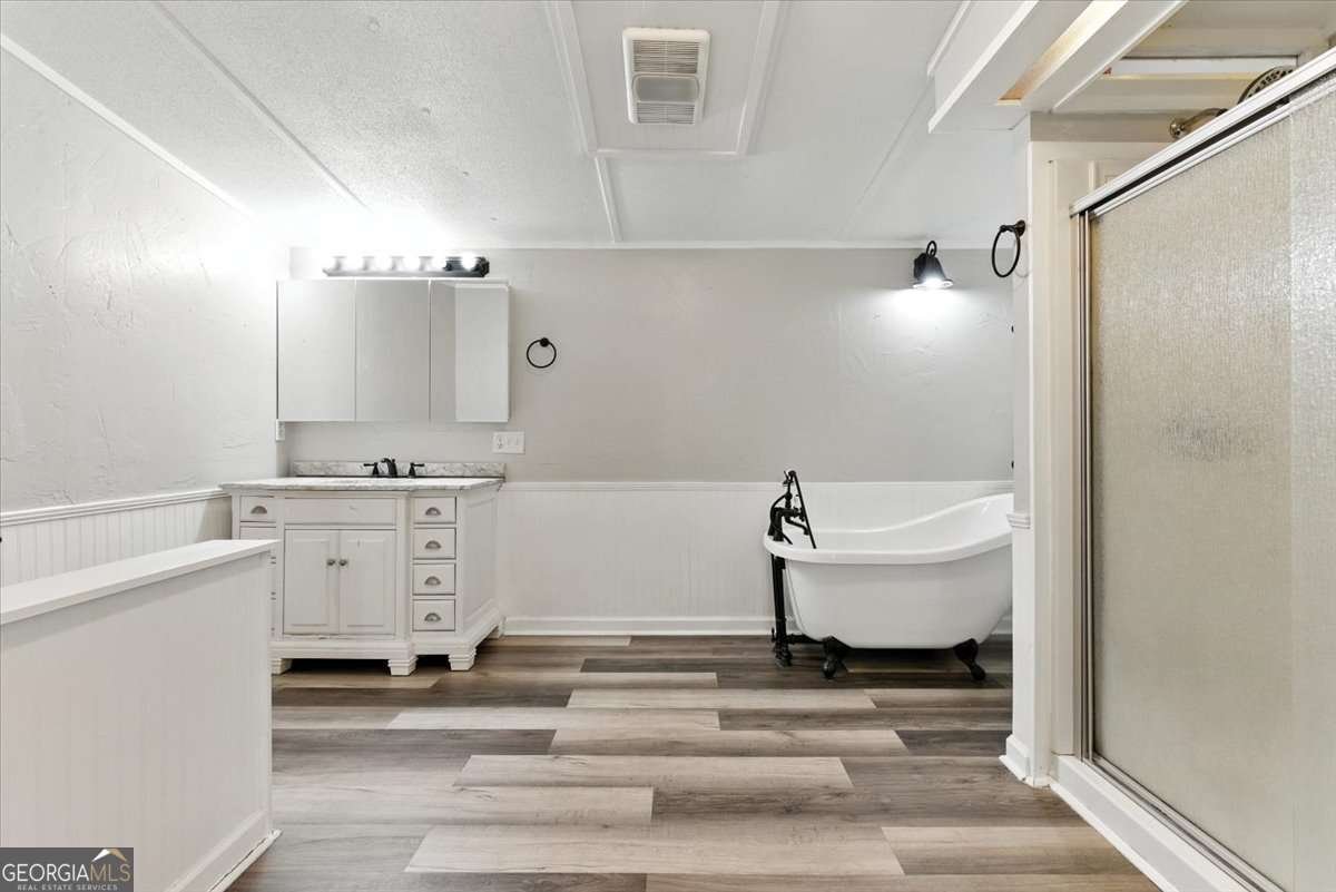 71 Kirk Road White - 16