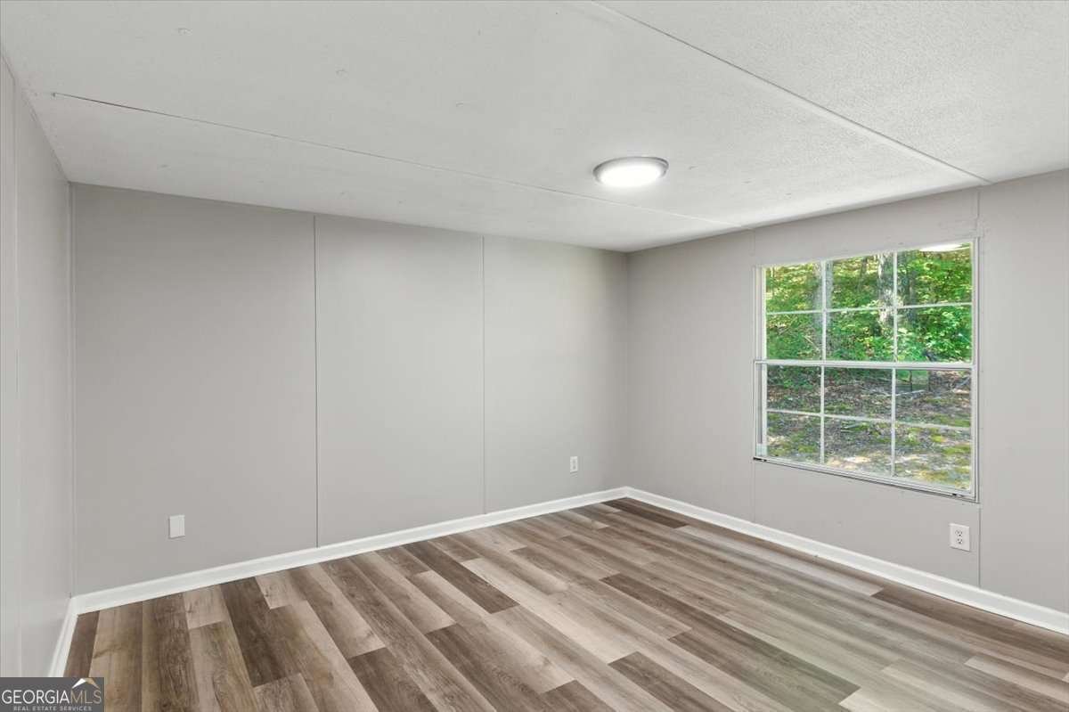 71 Kirk Road White - 19