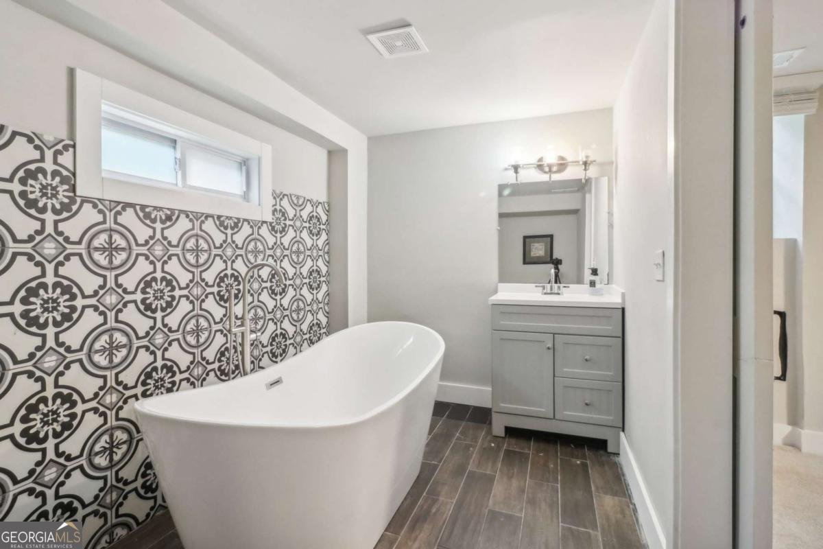 2950 DUKE OF GLOUCESTER Atlanta - 13