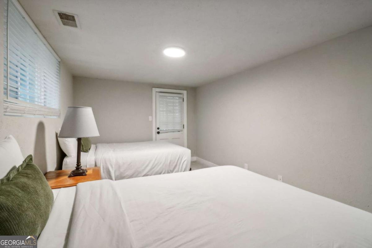 2950 DUKE OF GLOUCESTER Atlanta - 21