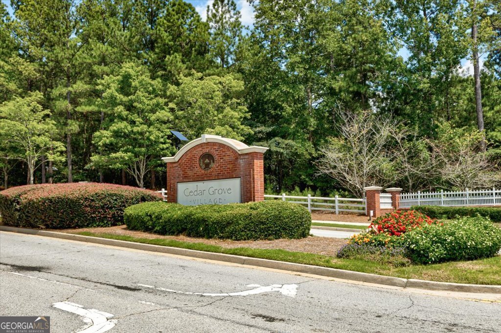 5725 Cedar Pass Fairburn - 55