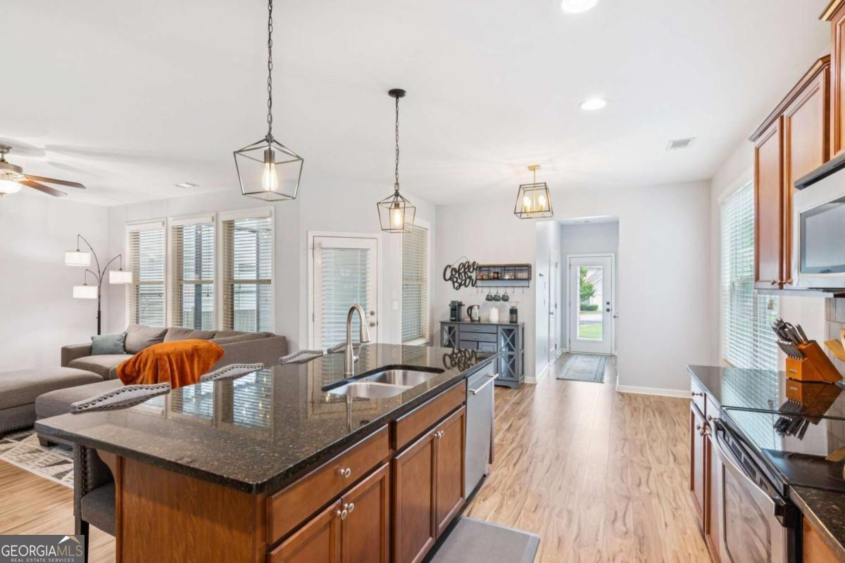 5925 Watersdown Way Flowery Branch - 11