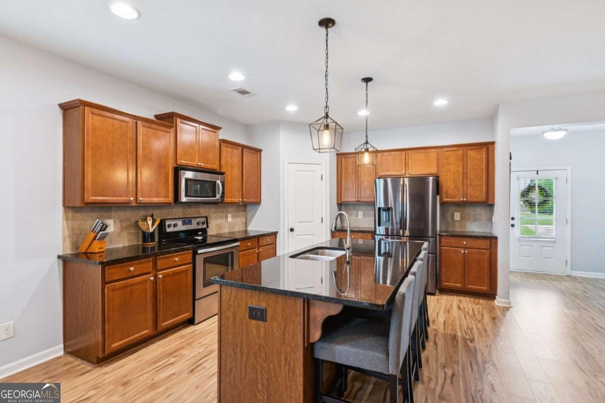 5925 Watersdown Way Flowery Branch - 9
