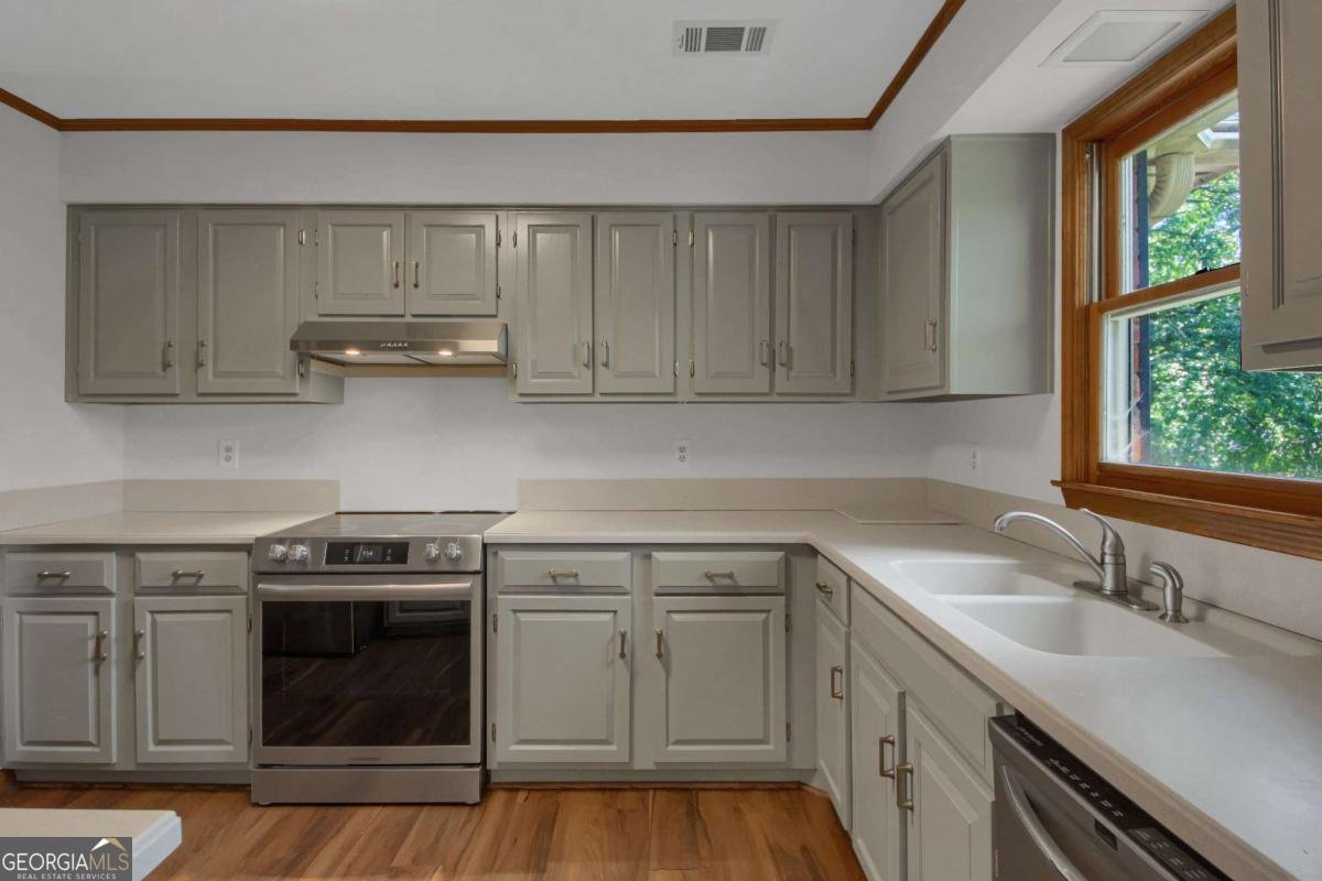 196 Comstock Court Lawrenceville - 7