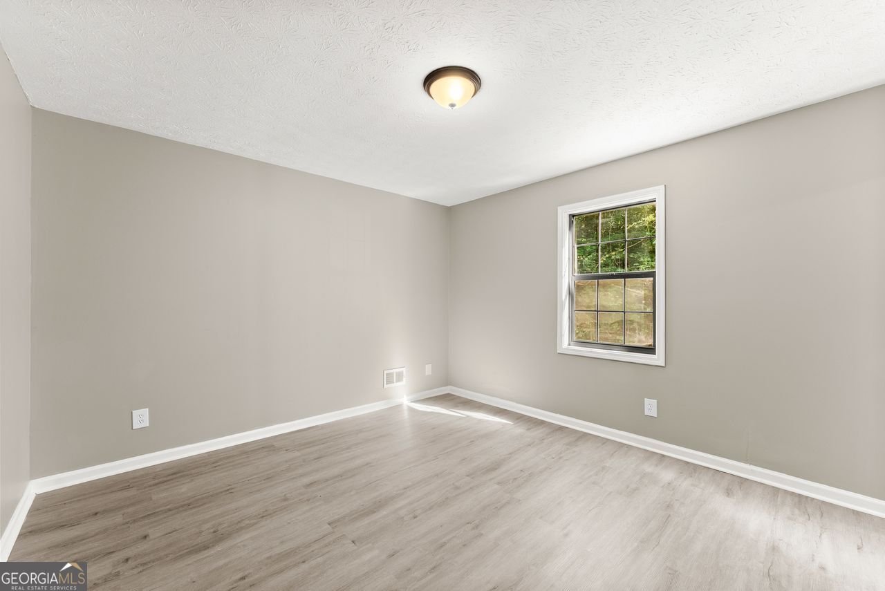 302 Beaver Creek Commerce - 12