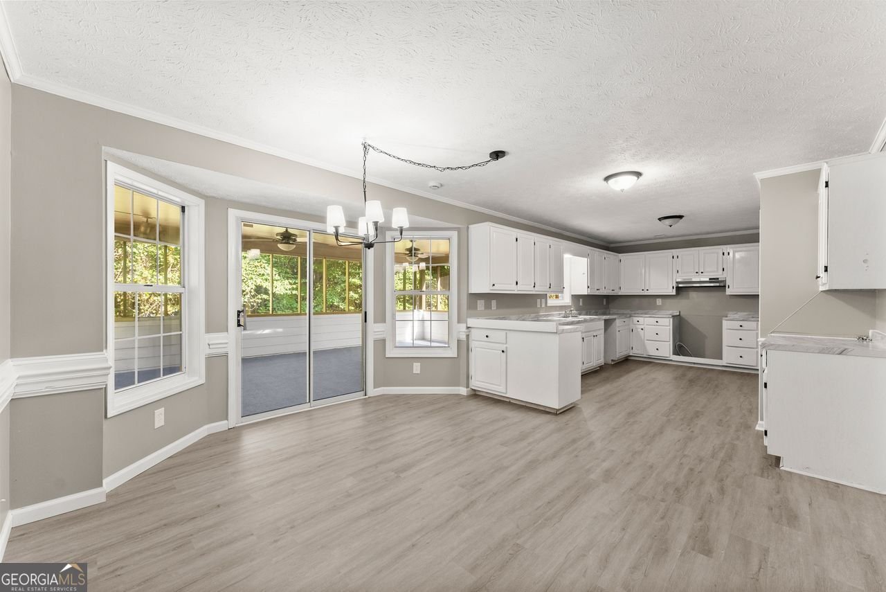 302 Beaver Creek Commerce - 2